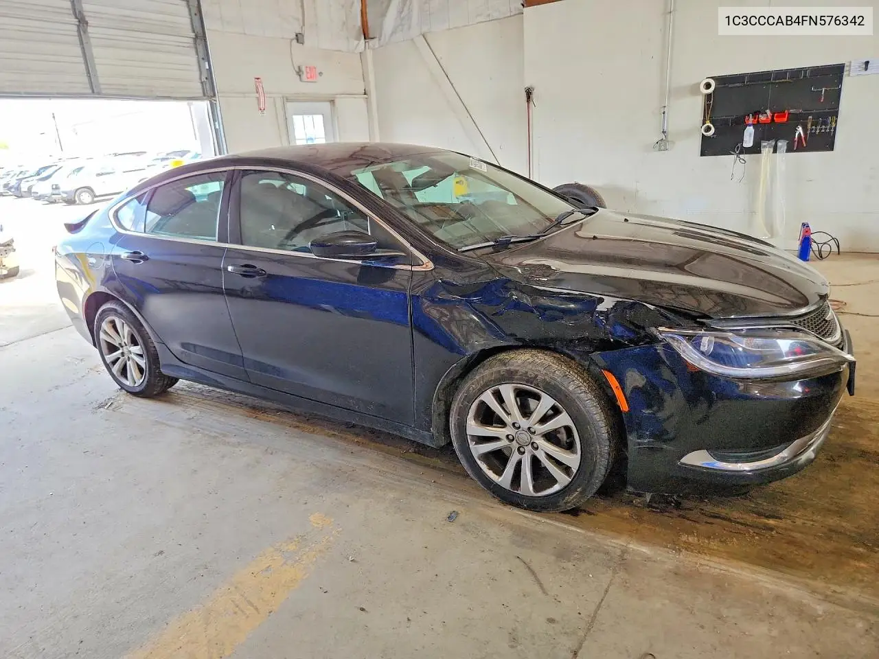 2015 Chrysler 200 Limited VIN: 1C3CCCAB4FN576342 Lot: 58597546