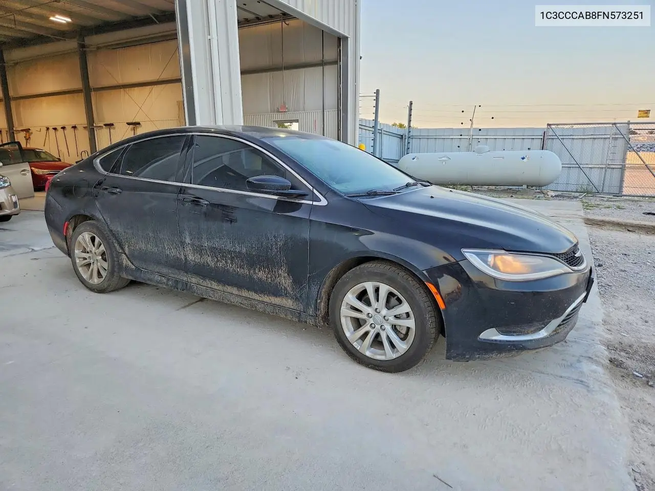 2015 Chrysler 200 Limited VIN: 1C3CCCAB8FN573251 Lot: 61435416