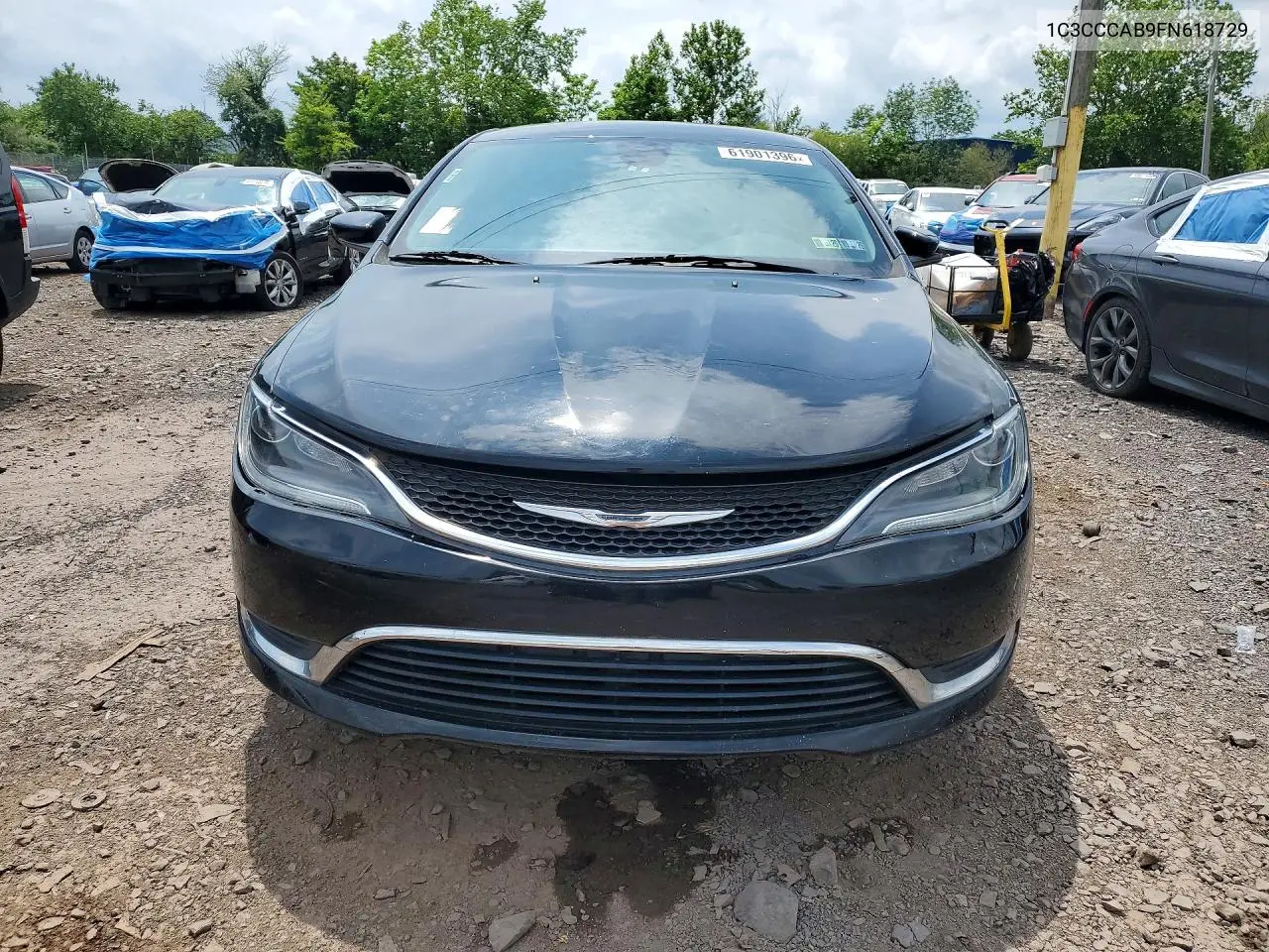 2015 Chrysler 200 Limited VIN: 1C3CCCAB9FN618729 Lot: 61901396
