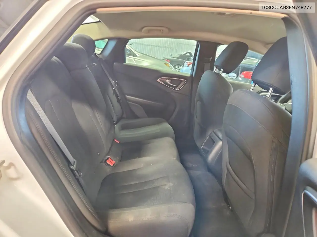 2015 Chrysler 200 Limited VIN: 1C3CCCAB3FN748277 Lot: 61913326