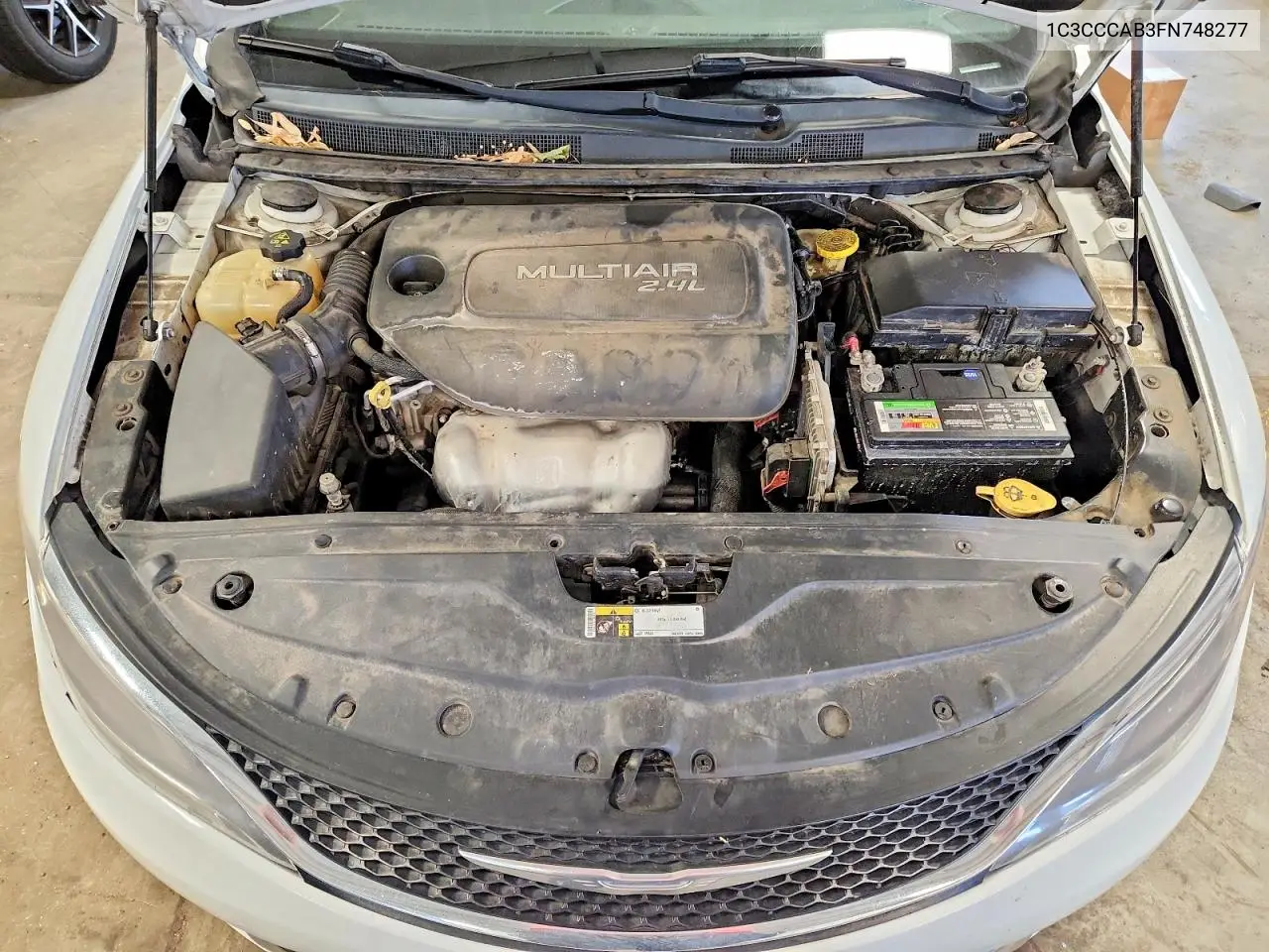 2015 Chrysler 200 Limited VIN: 1C3CCCAB3FN748277 Lot: 61913326