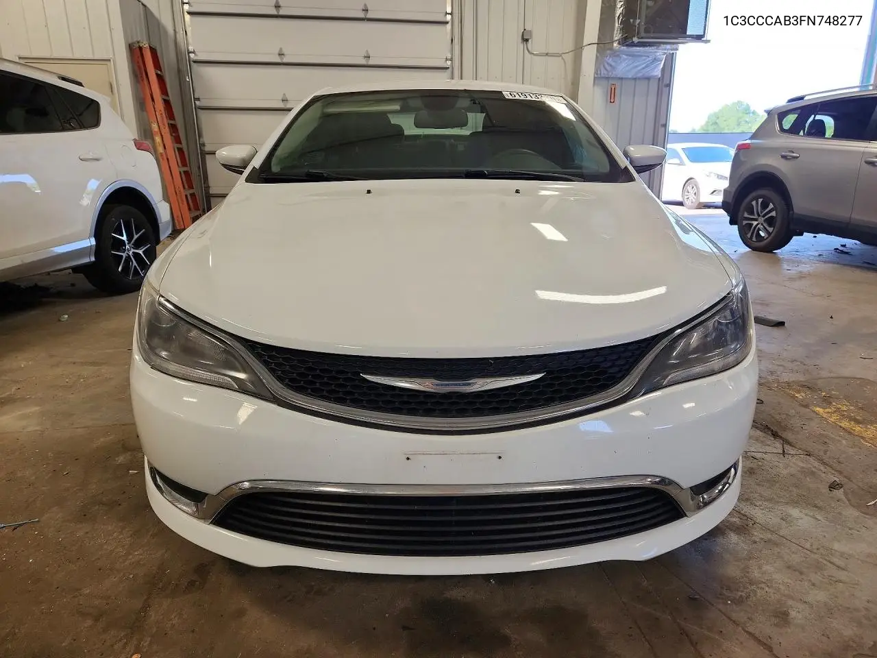 2015 Chrysler 200 Limited VIN: 1C3CCCAB3FN748277 Lot: 61913326