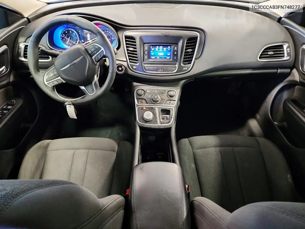 2015 Chrysler 200 Limited VIN: 1C3CCCAB3FN748277 Lot: 61913326