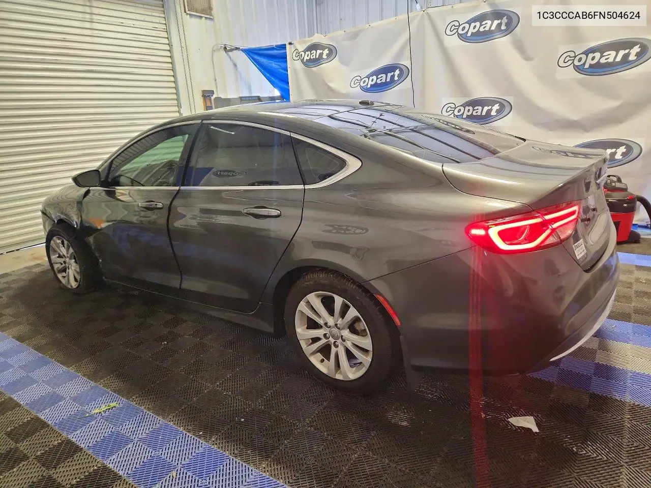 2015 Chrysler 200 Limited VIN: 1C3CCCAB6FN504624 Lot: 62042156