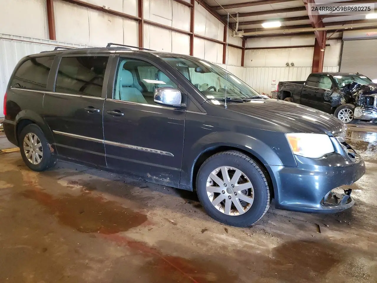 2011 Chrysler Town & Country Touring L VIN: 2A4RR8DG9BR680275 Lot: 56825926