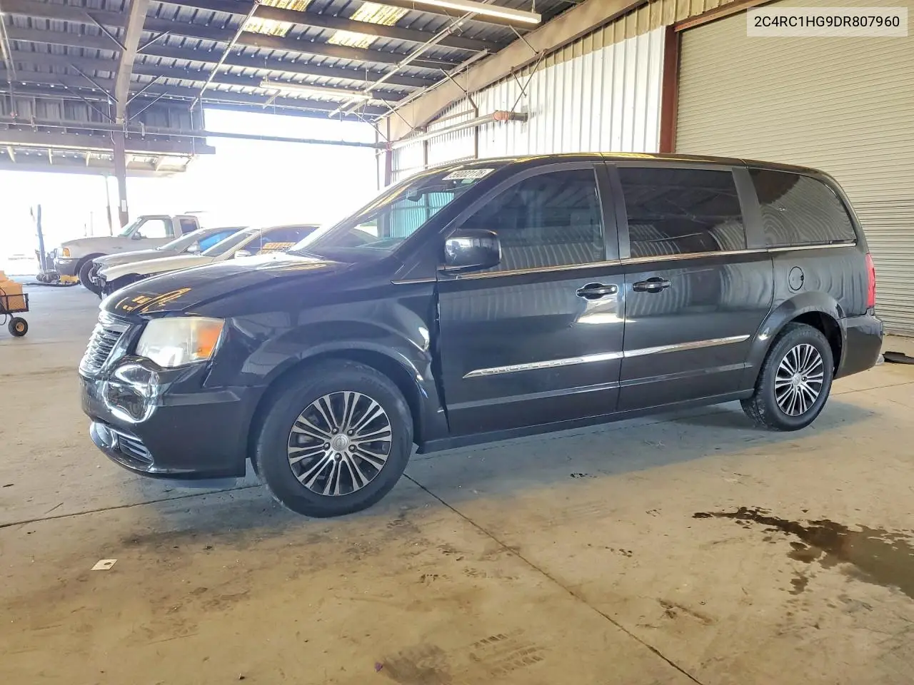 2013 Chrysler Town & Country S VIN: 2C4RC1HG9DR807960 Lot: 59002176