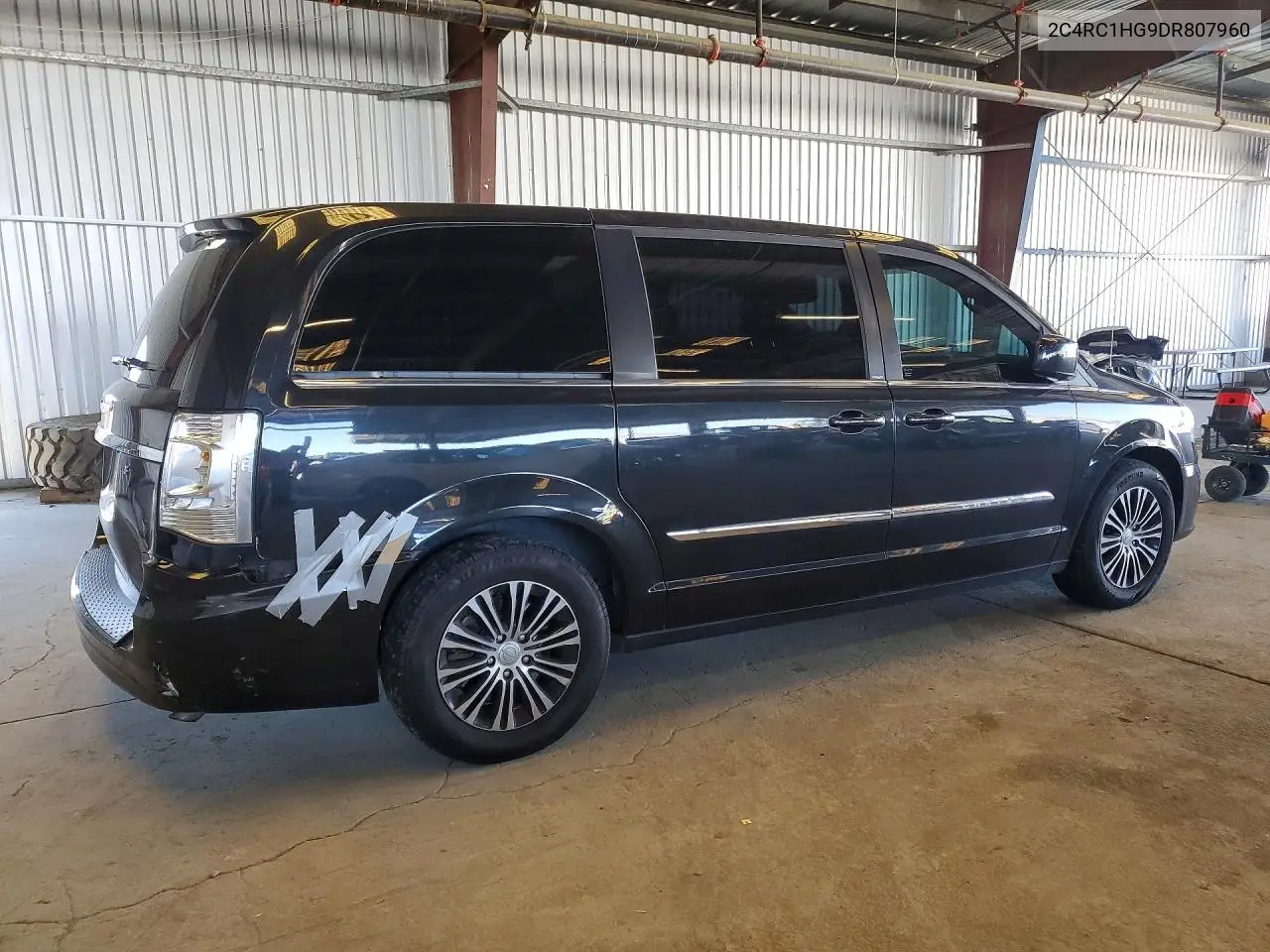 2013 Chrysler Town & Country S VIN: 2C4RC1HG9DR807960 Lot: 59002176