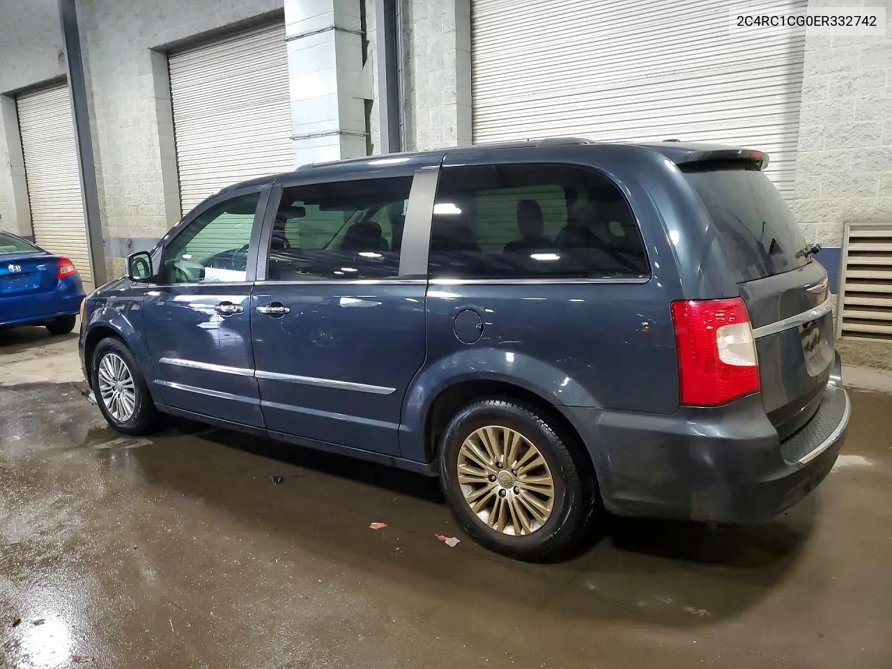2014 Chrysler Town & Country Touring L VIN: 2C4RC1CG0ER332742 Lot: 57687136