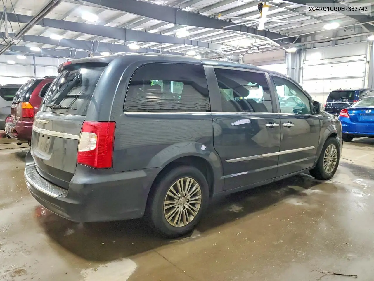 2014 Chrysler Town & Country Touring L VIN: 2C4RC1CG0ER332742 Lot: 57687136