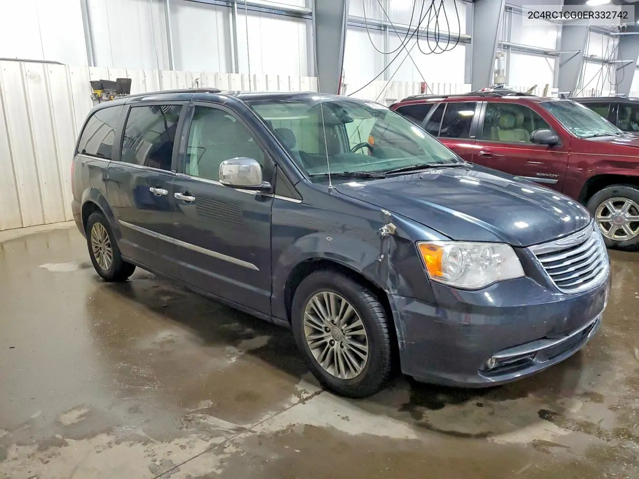 2014 Chrysler Town & Country Touring L VIN: 2C4RC1CG0ER332742 Lot: 57687136
