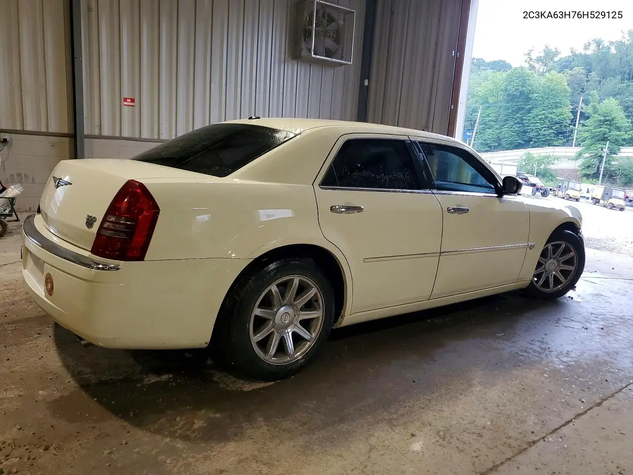 2006 Chrysler 300C VIN: 2C3KA63H76H529125 Lot: 61579286