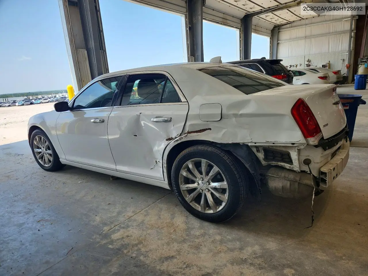 2016 Chrysler 300C VIN: 2C3CCAKG4GH128692 Lot: 62040646