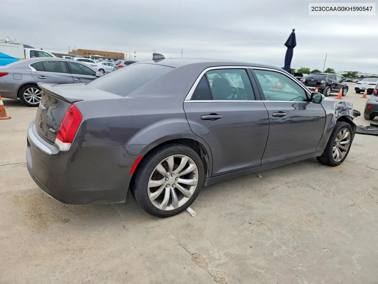 2C3CCAAG0KH590547 2019 Chrysler 300 Touring