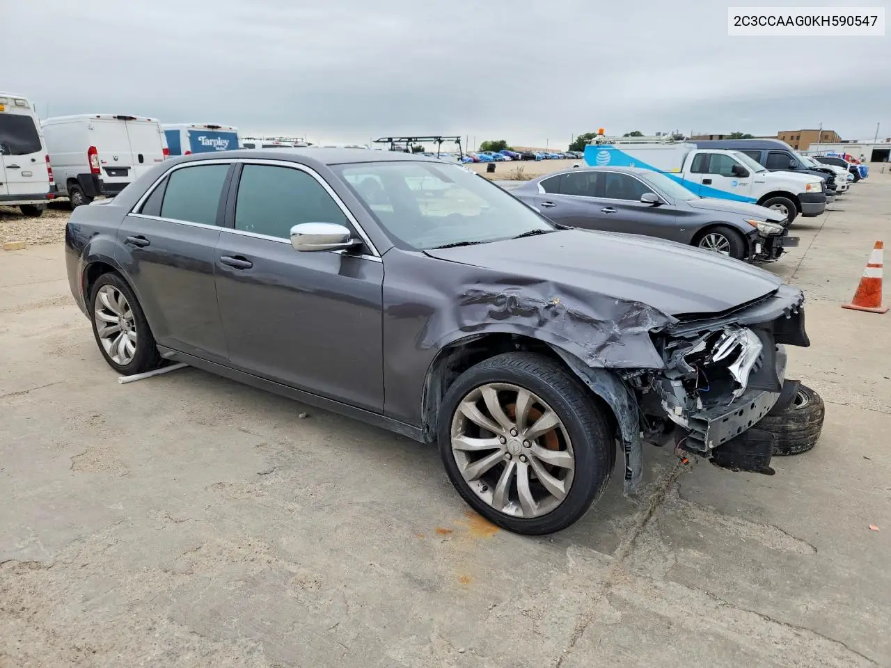 2C3CCAAG0KH590547 2019 Chrysler 300 Touring