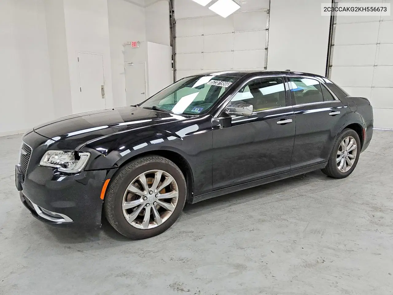 2019 Chrysler 300 Limited VIN: 2C3CCAKG2KH556673 Lot: 52331956