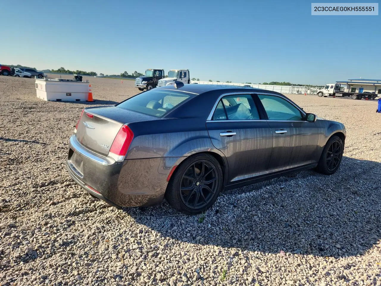2019 Chrysler 300 Limited VIN: 2C3CCAEG0KH555551 Lot: 58422096