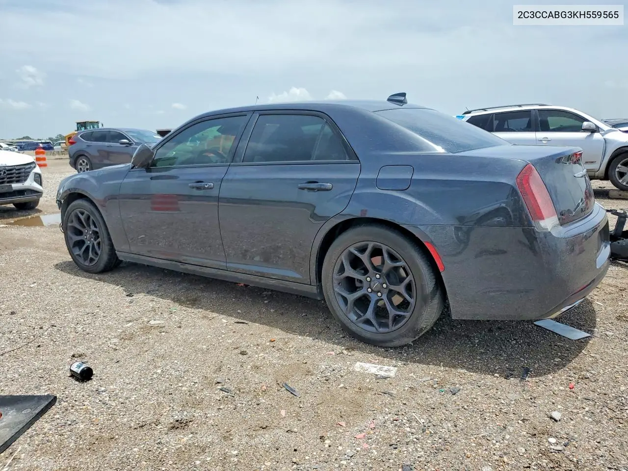 2019 Chrysler 300 S VIN: 2C3CCABG3KH559565 Lot: 61070346