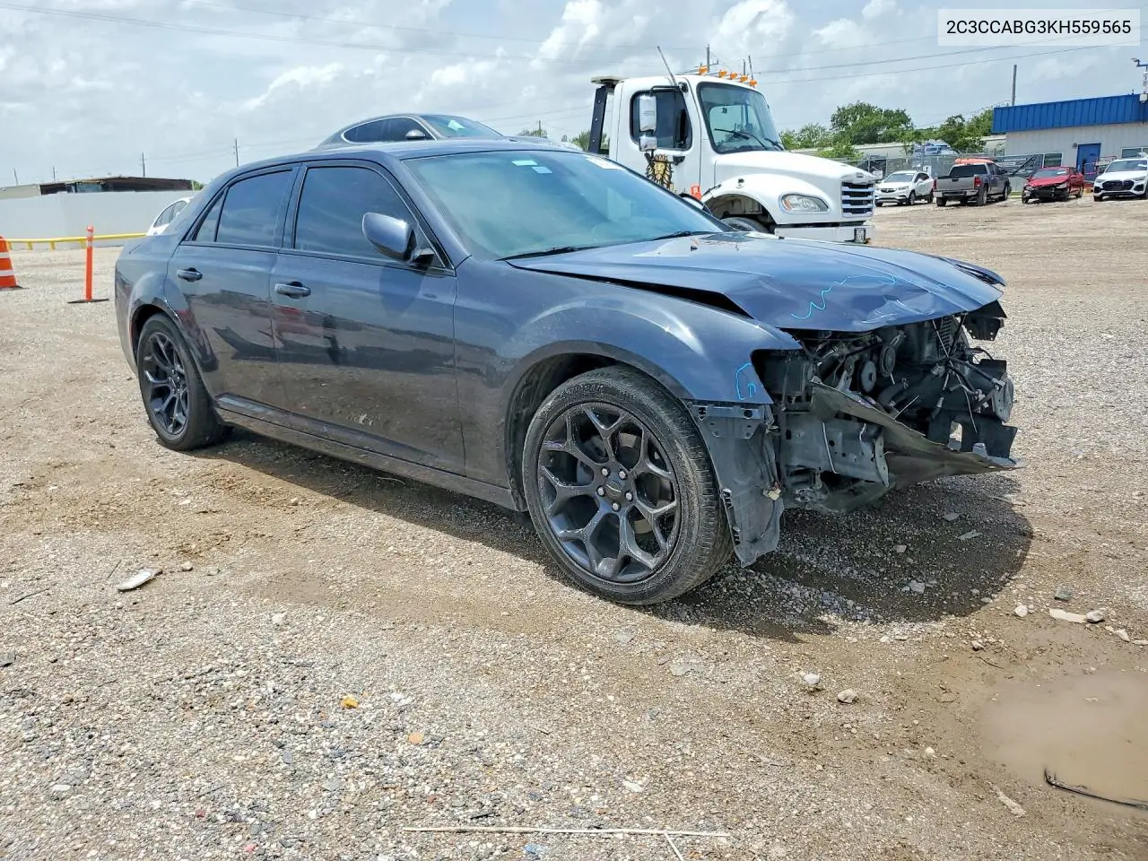 2019 Chrysler 300 S VIN: 2C3CCABG3KH559565 Lot: 61070346