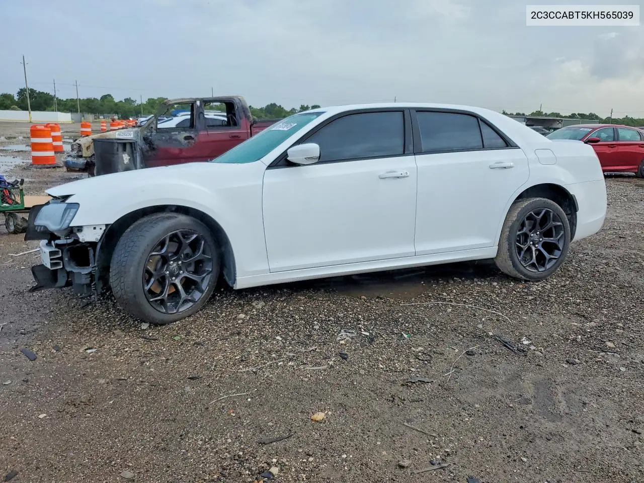 2019 Chrysler 300 S VIN: 2C3CCABT5KH565039 Lot: 61379916