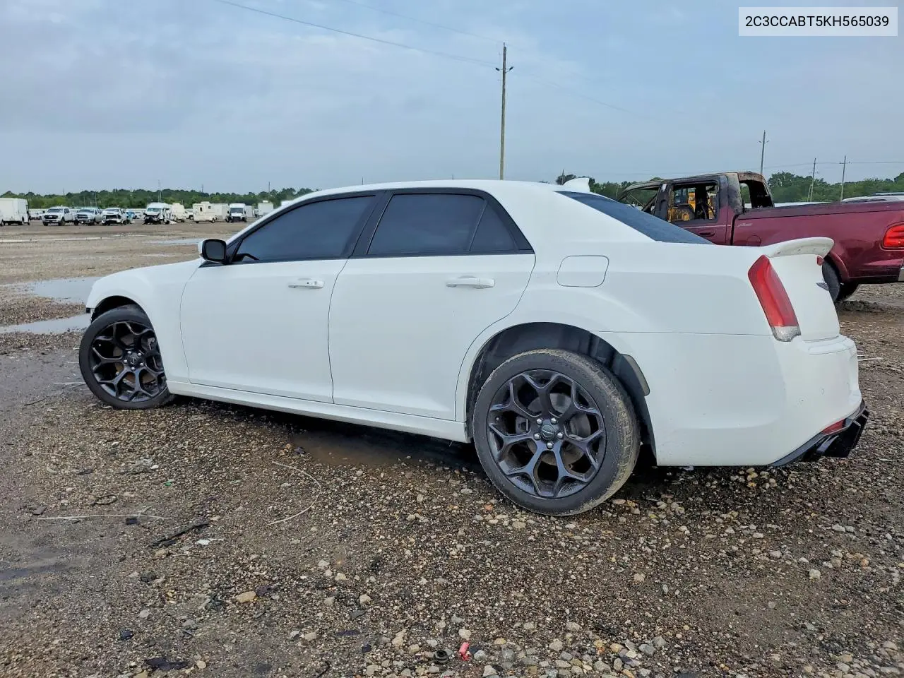 2019 Chrysler 300 S VIN: 2C3CCABT5KH565039 Lot: 61379916