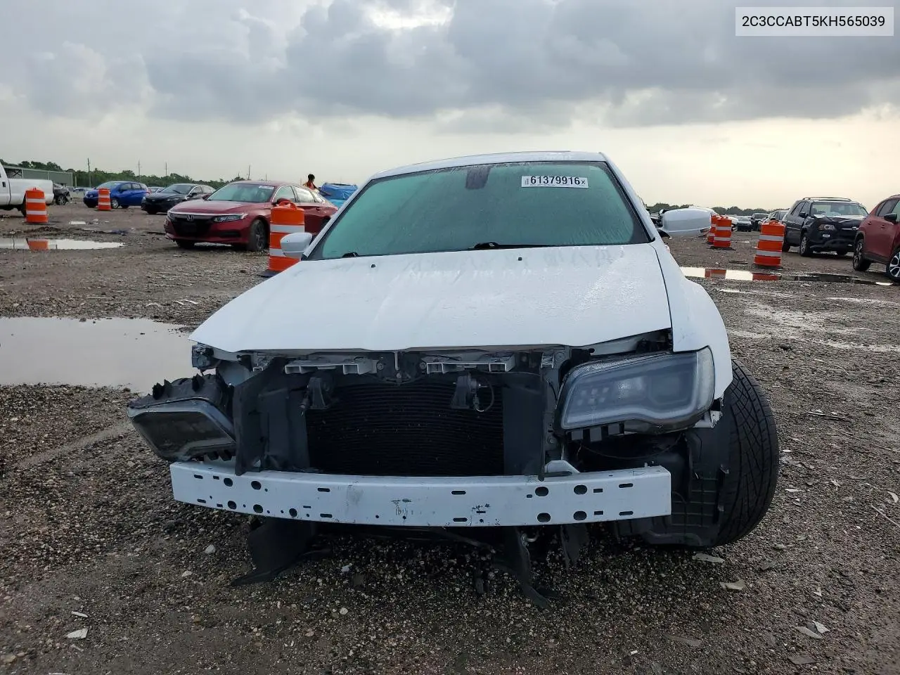 2019 Chrysler 300 S VIN: 2C3CCABT5KH565039 Lot: 61379916