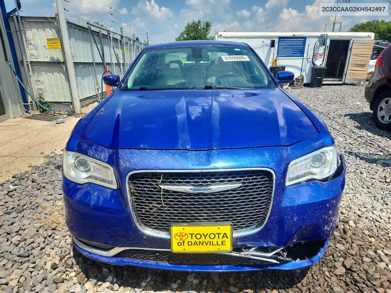 2019 Chrysler 300 Touring VIN: 2C3CCAAG2KH542497 Lot: 61696606
