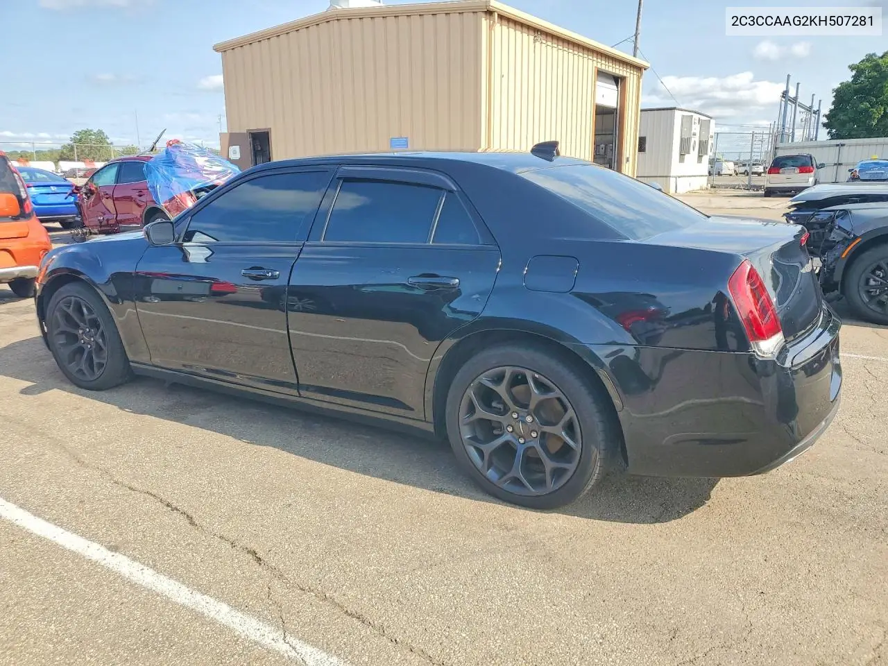 2019 Chrysler 300 Touring VIN: 2C3CCAAG2KH507281 Lot: 62167956