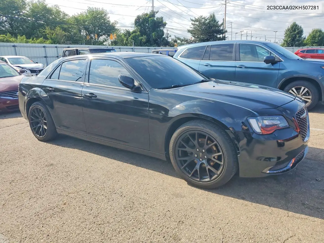 2019 Chrysler 300 Touring VIN: 2C3CCAAG2KH507281 Lot: 62167956