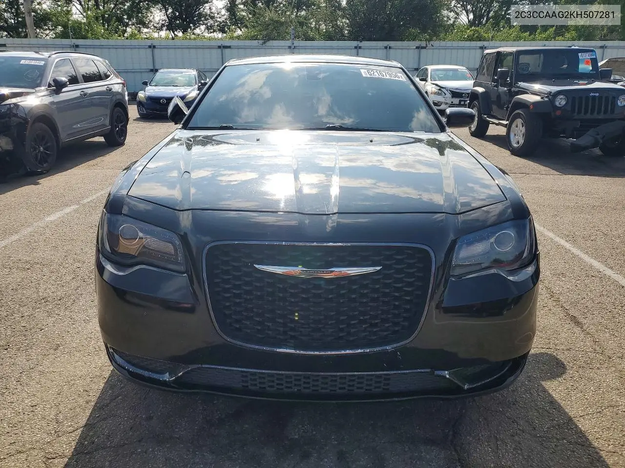 2019 Chrysler 300 Touring VIN: 2C3CCAAG2KH507281 Lot: 62167956