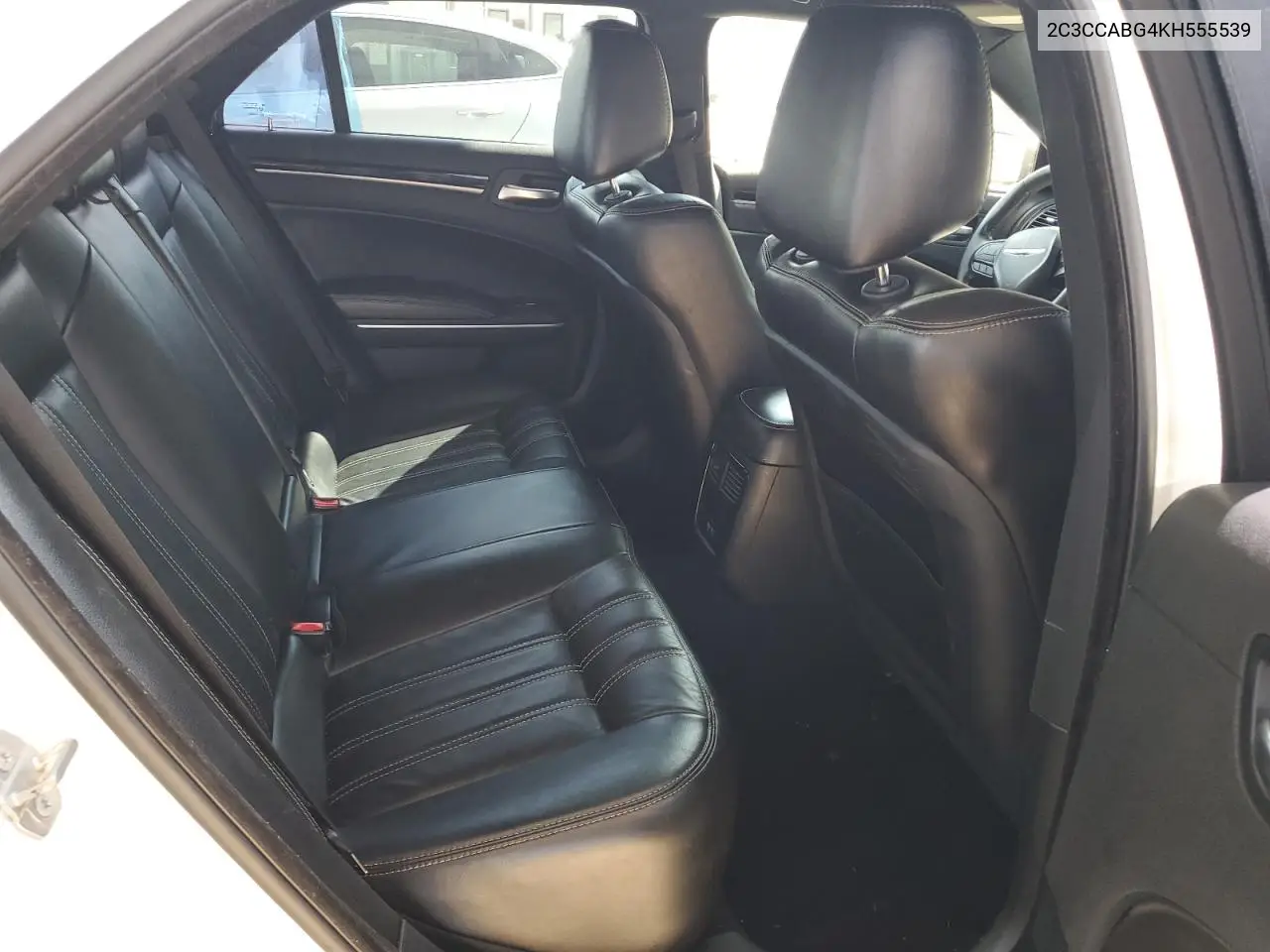 2C3CCABG4KH555539 2019 Chrysler 300 S