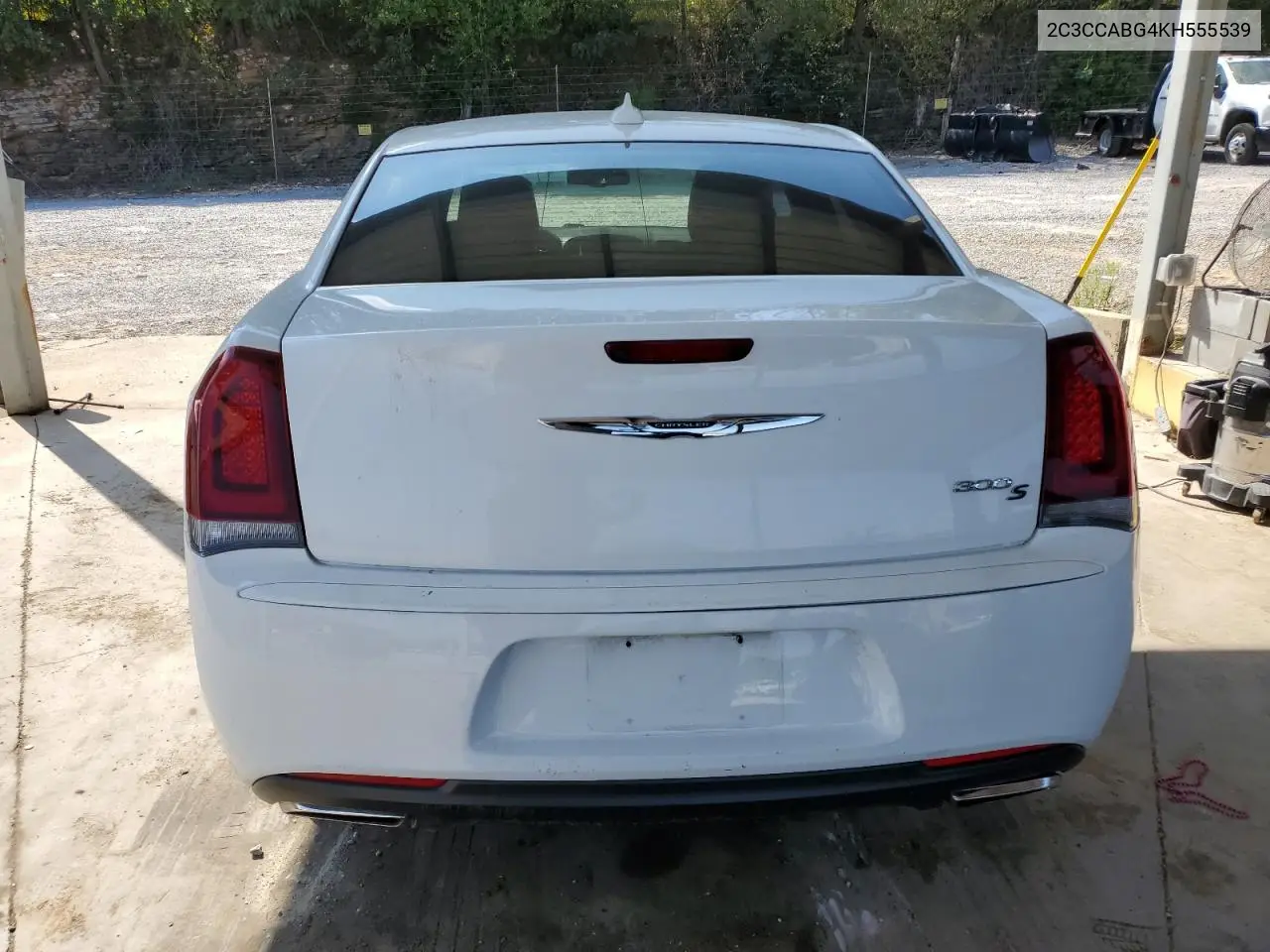 2C3CCABG4KH555539 2019 Chrysler 300 S