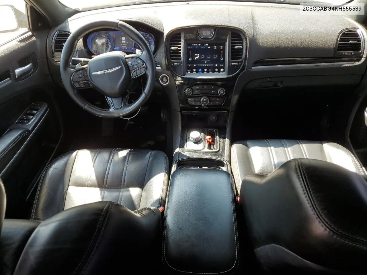 2C3CCABG4KH555539 2019 Chrysler 300 S