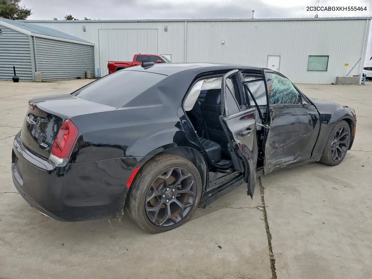 2C3CCABGXKH555464 2019 Chrysler 300 S