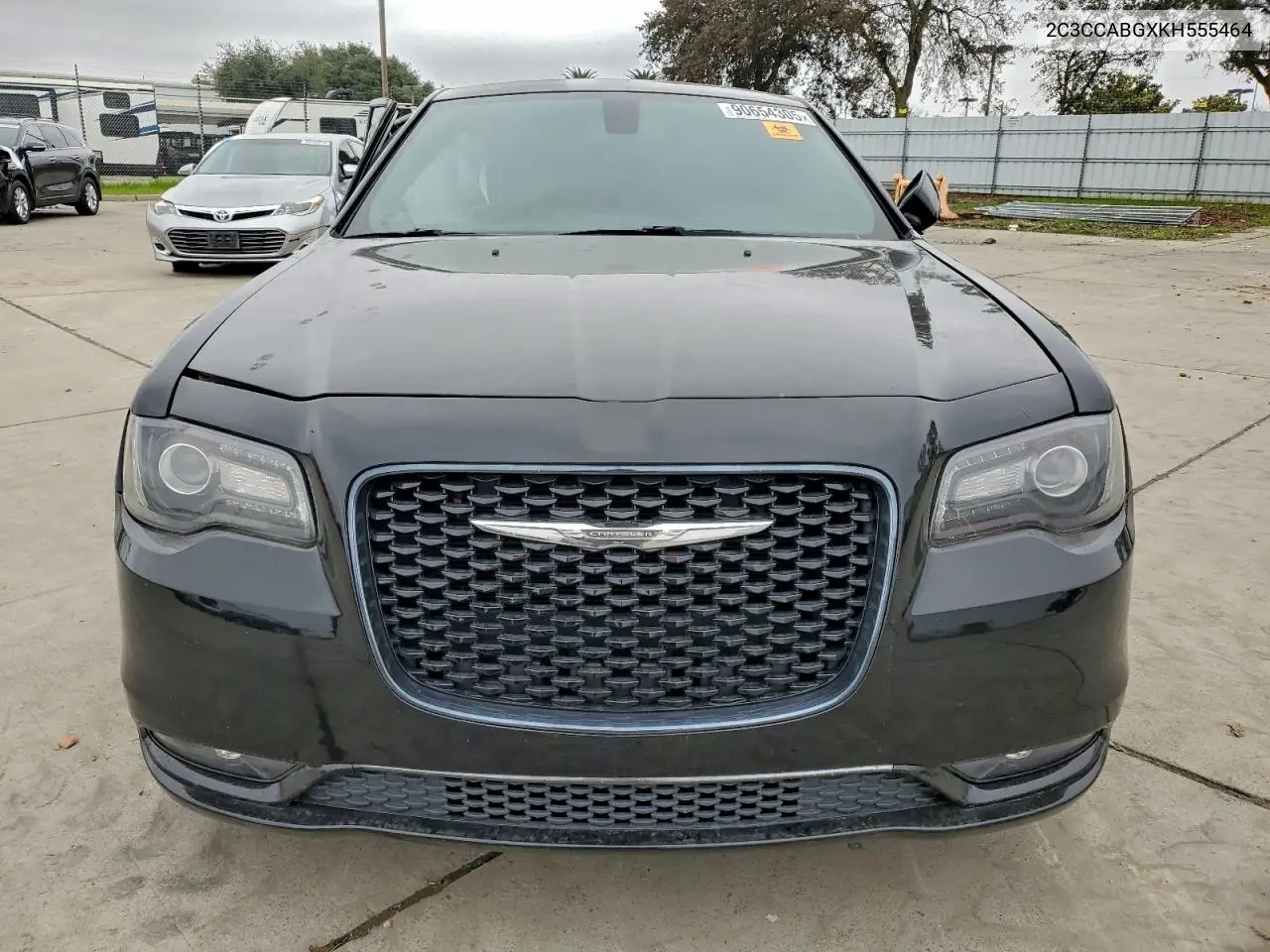 2C3CCABGXKH555464 2019 Chrysler 300 S