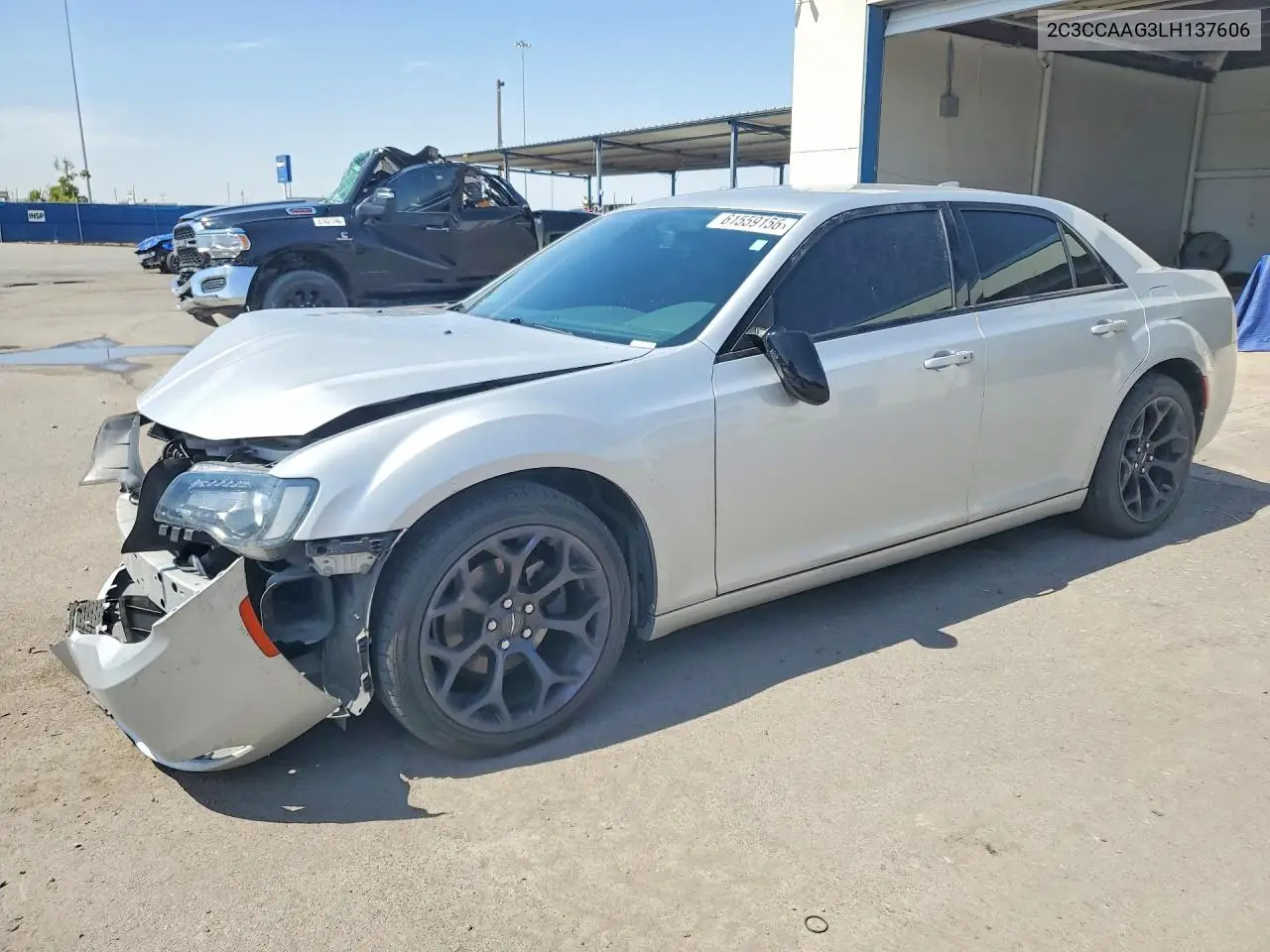 2020 Chrysler 300 Touring VIN: 2C3CCAAG3LH137606 Lot: 61559156