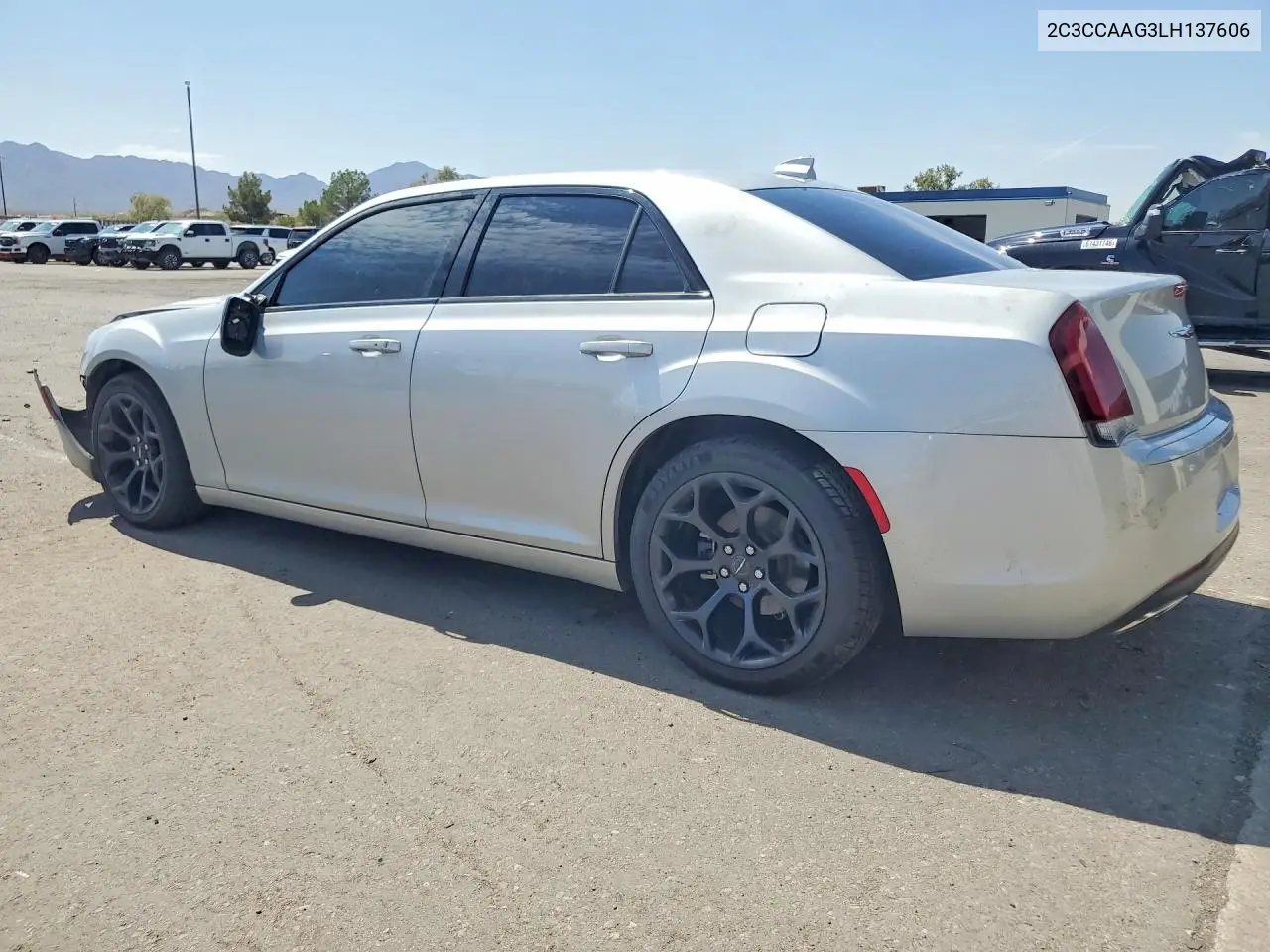 2020 Chrysler 300 Touring VIN: 2C3CCAAG3LH137606 Lot: 61559156