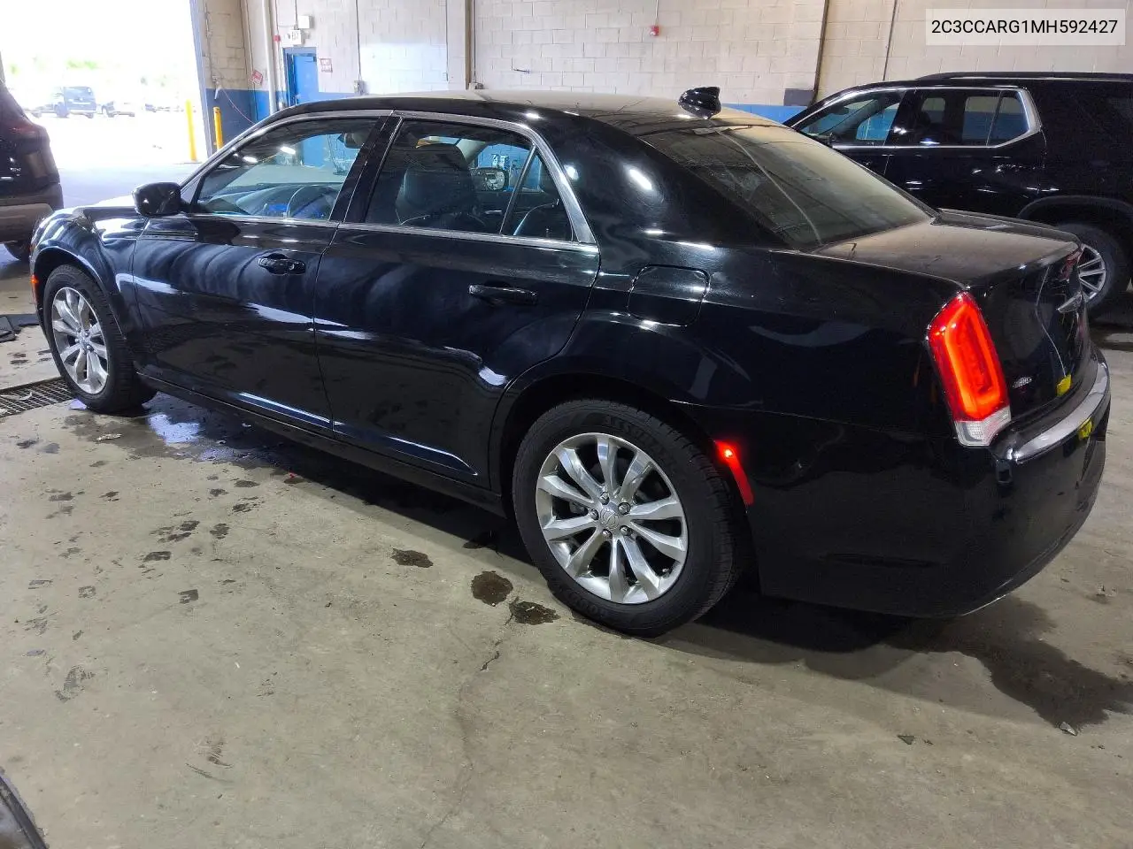 2021 Chrysler 300 Touring VIN: 2C3CCARG1MH592427 Lot: 53246126