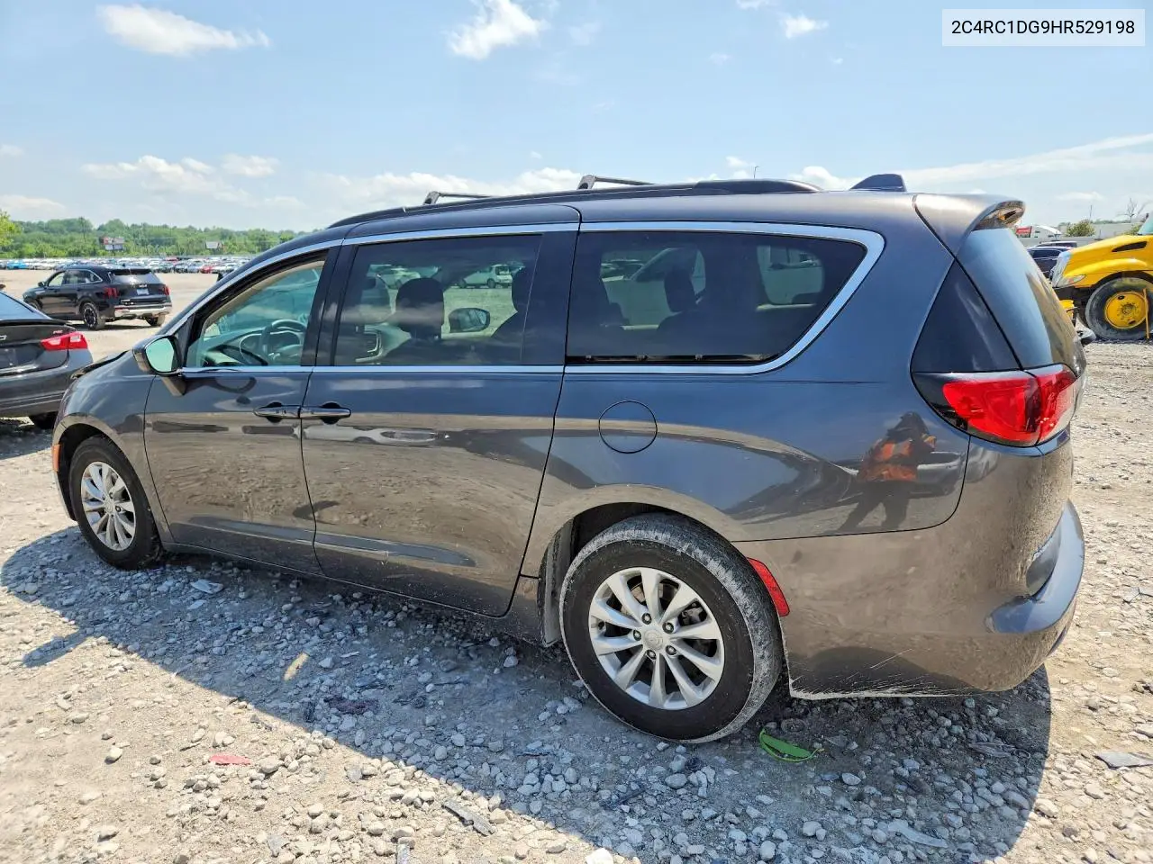 2017 Chrysler Pacifica Touring VIN: 2C4RC1DG9HR529198 Lot: 56760426