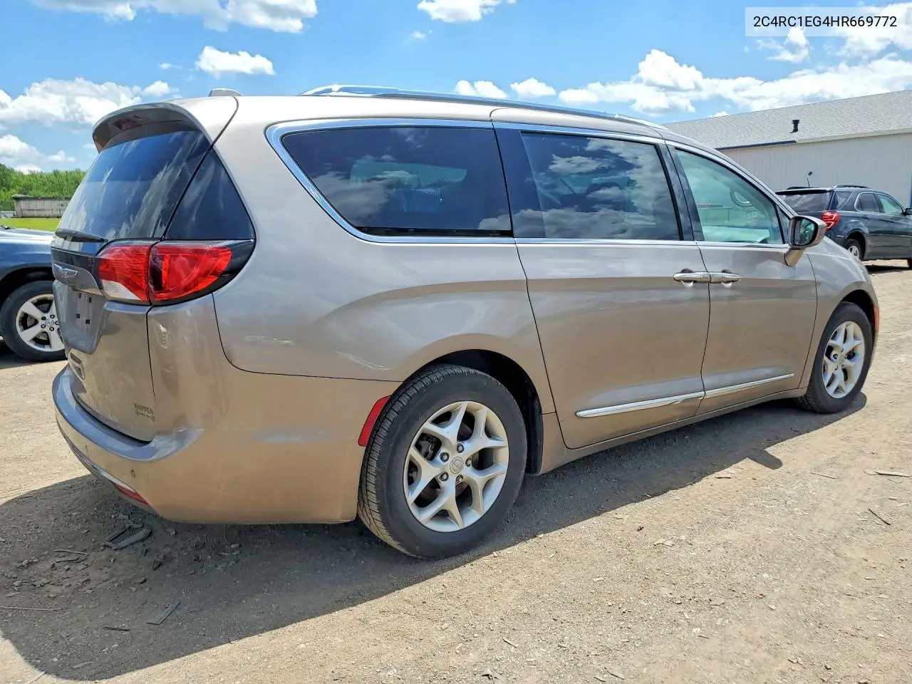 2017 Chrysler Pacifica Touring L Plus VIN: 2C4RC1EG4HR669772 Lot: 57813396