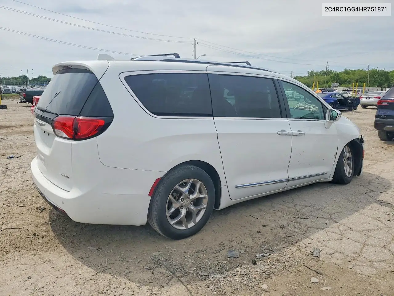 2017 Chrysler Pacifica Limited VIN: 2C4RC1GG4HR751871 Lot: 58331636