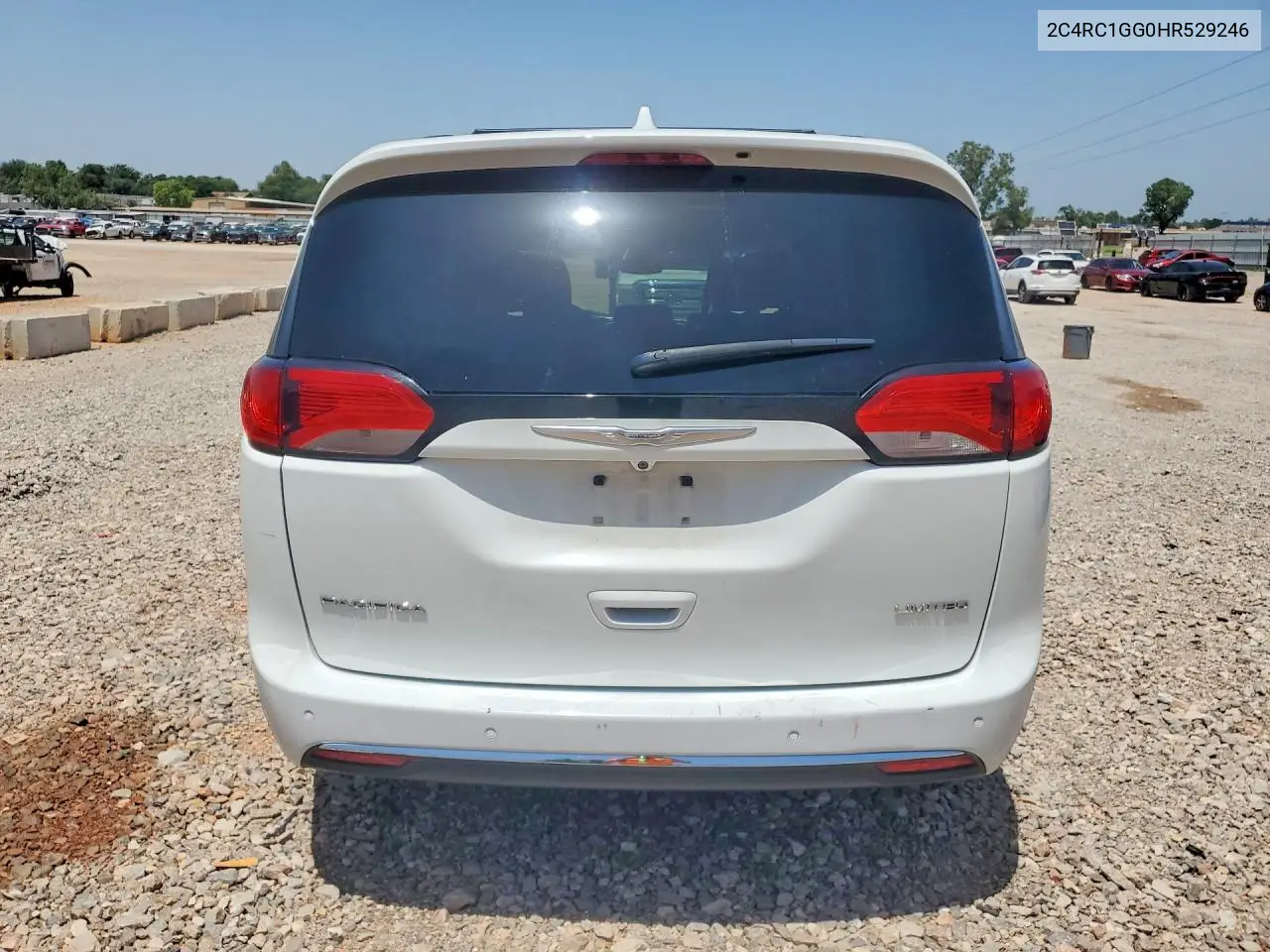 2017 Chrysler Pacifica Limited VIN: 2C4RC1GG0HR529246 Lot: 58495666