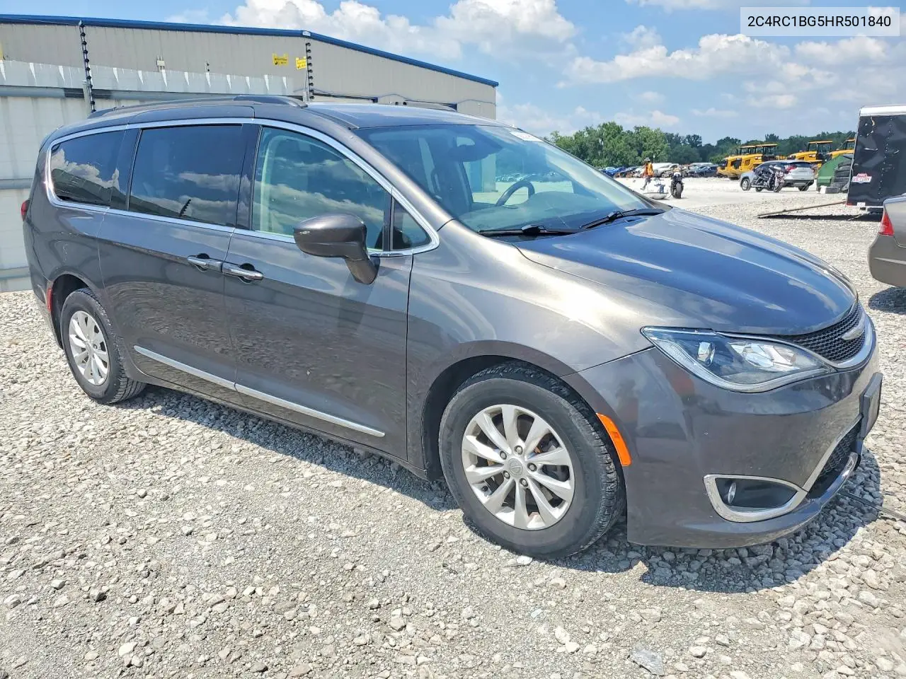 2017 Chrysler Pacifica Touring L VIN: 2C4RC1BG5HR501840 Lot: 58800956