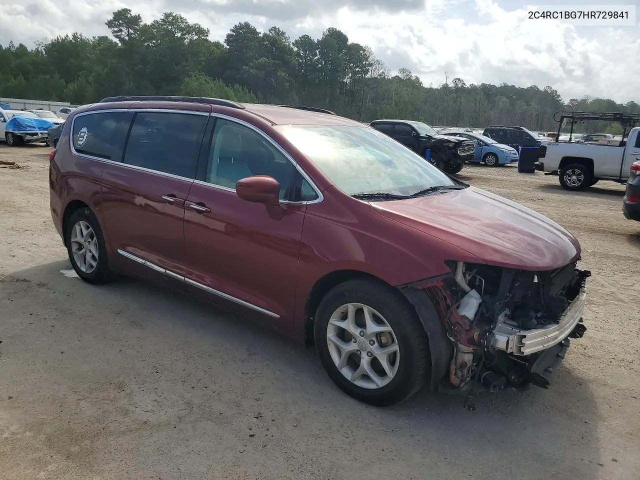 2017 Chrysler Pacifica Touring L VIN: 2C4RC1BG7HR729841 Lot: 59252266