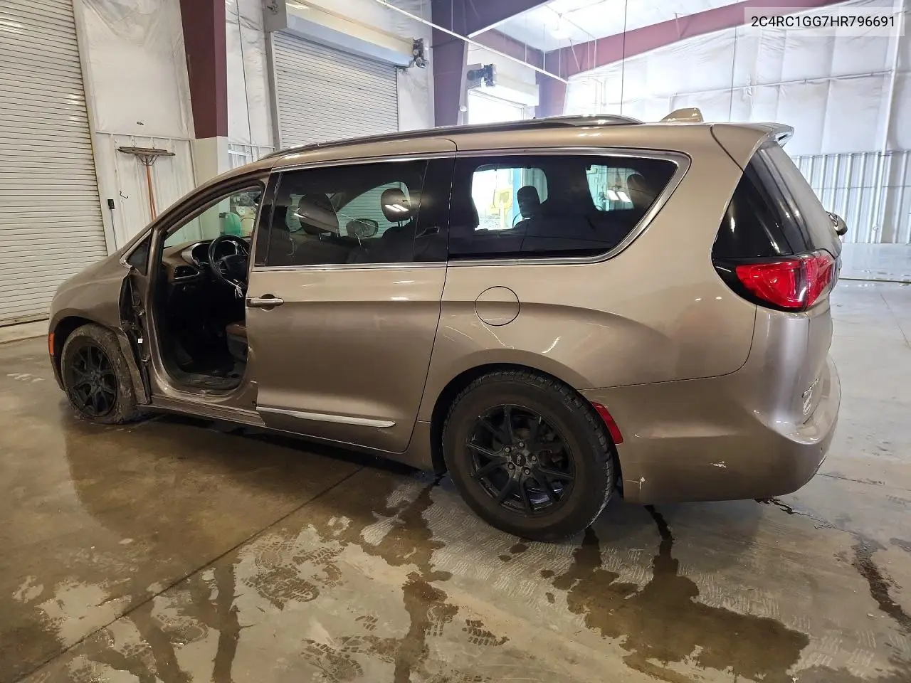 2017 Chrysler Pacifica Limited VIN: 2C4RC1GG7HR796691 Lot: 60001586
