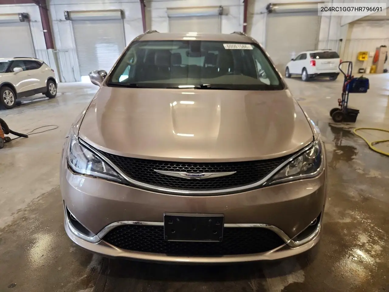 2017 Chrysler Pacifica Limited VIN: 2C4RC1GG7HR796691 Lot: 60001586