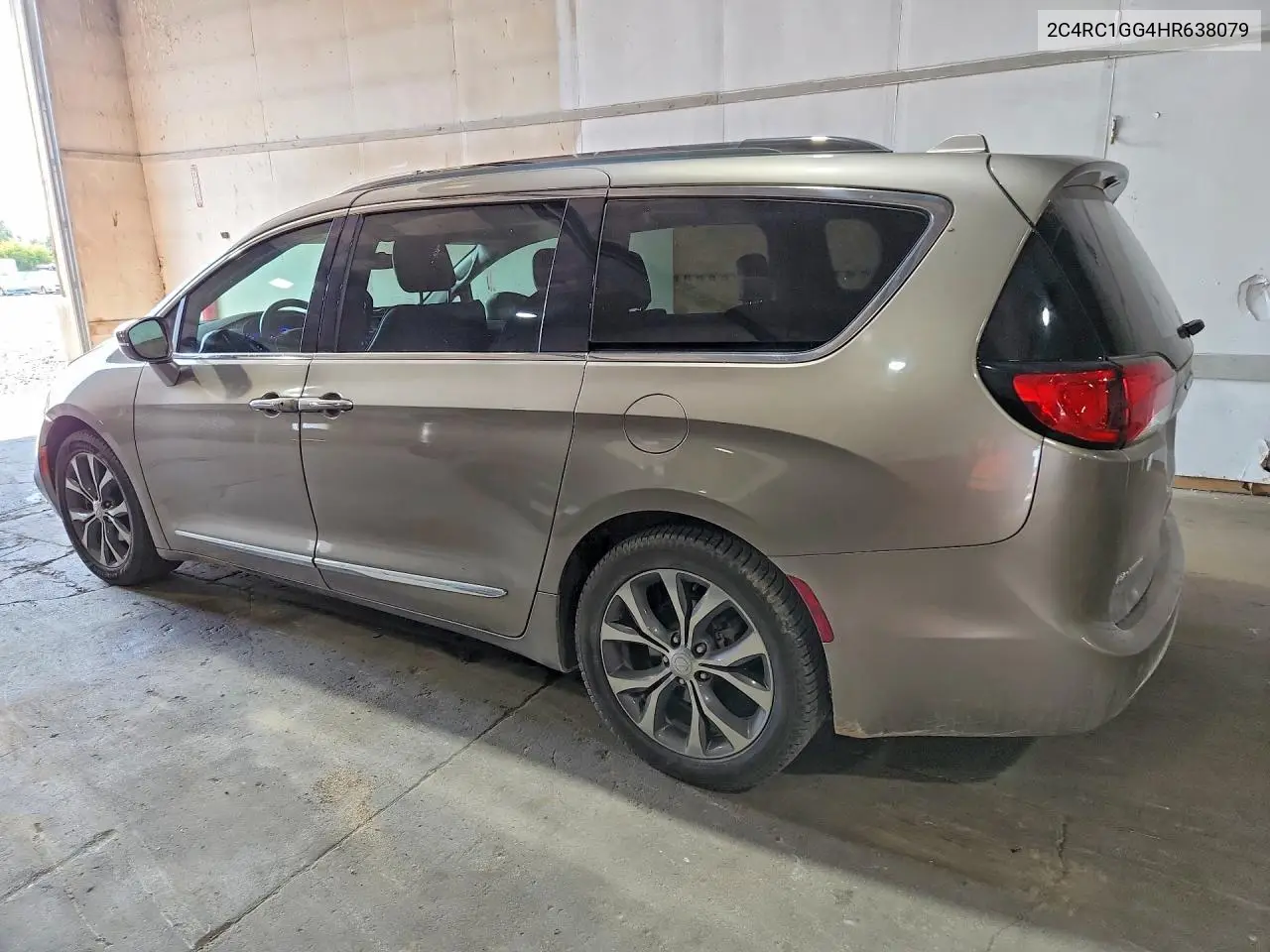 2017 Chrysler Pacifica Limited VIN: 2C4RC1GG4HR638079 Lot: 60621776