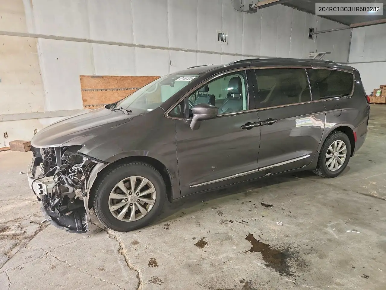 2017 Chrysler Pacifica Touring L VIN: 2C4RC1BG3HR603282 Lot: 61180326