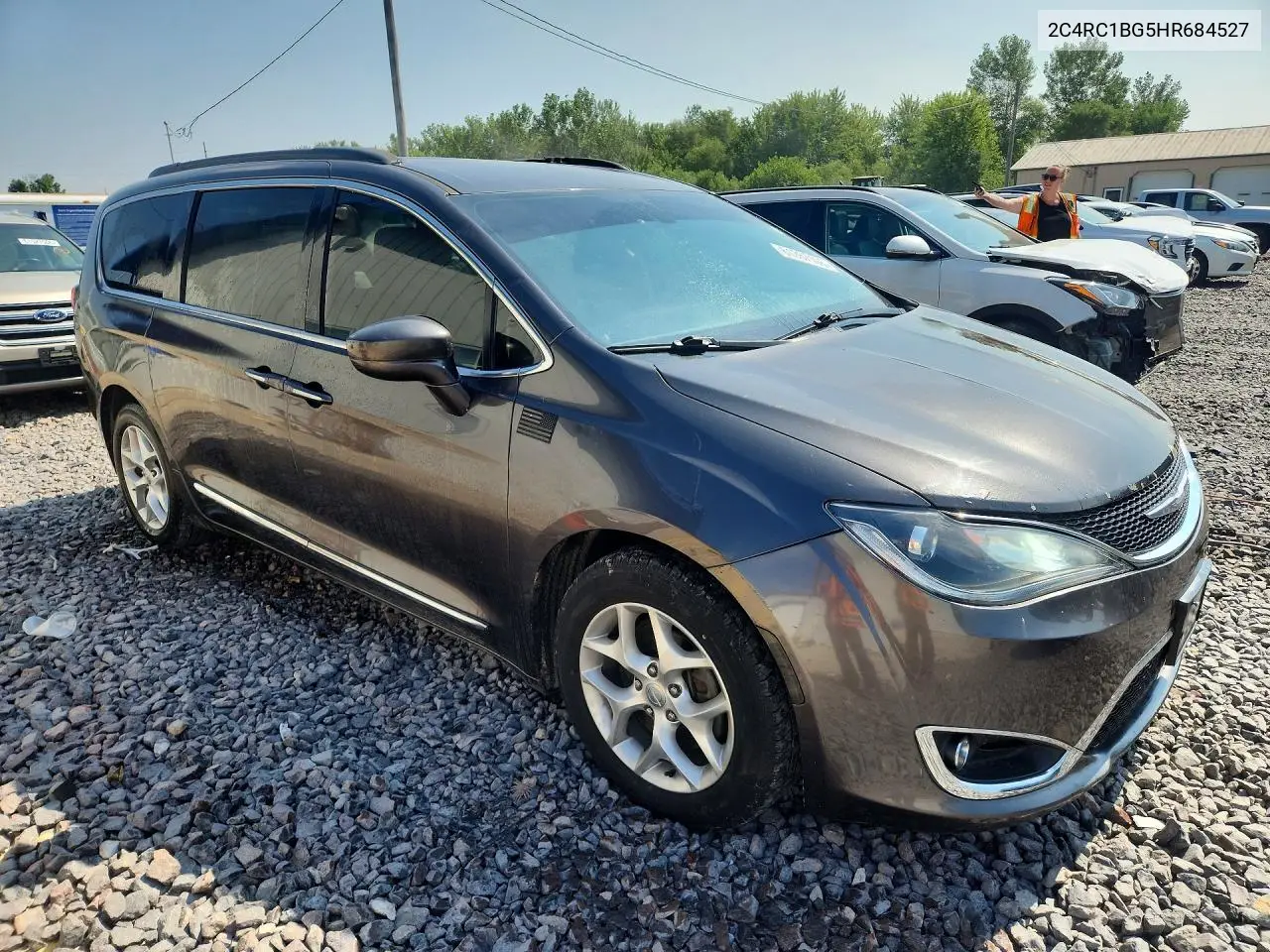 2017 Chrysler Pacifica Touring L VIN: 2C4RC1BG5HR684527 Lot: 61367106