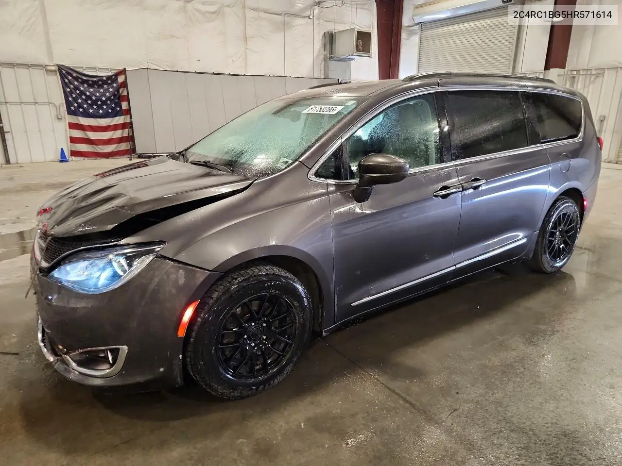 2017 Chrysler Pacifica Touring L VIN: 2C4RC1BG5HR571614 Lot: 61750286