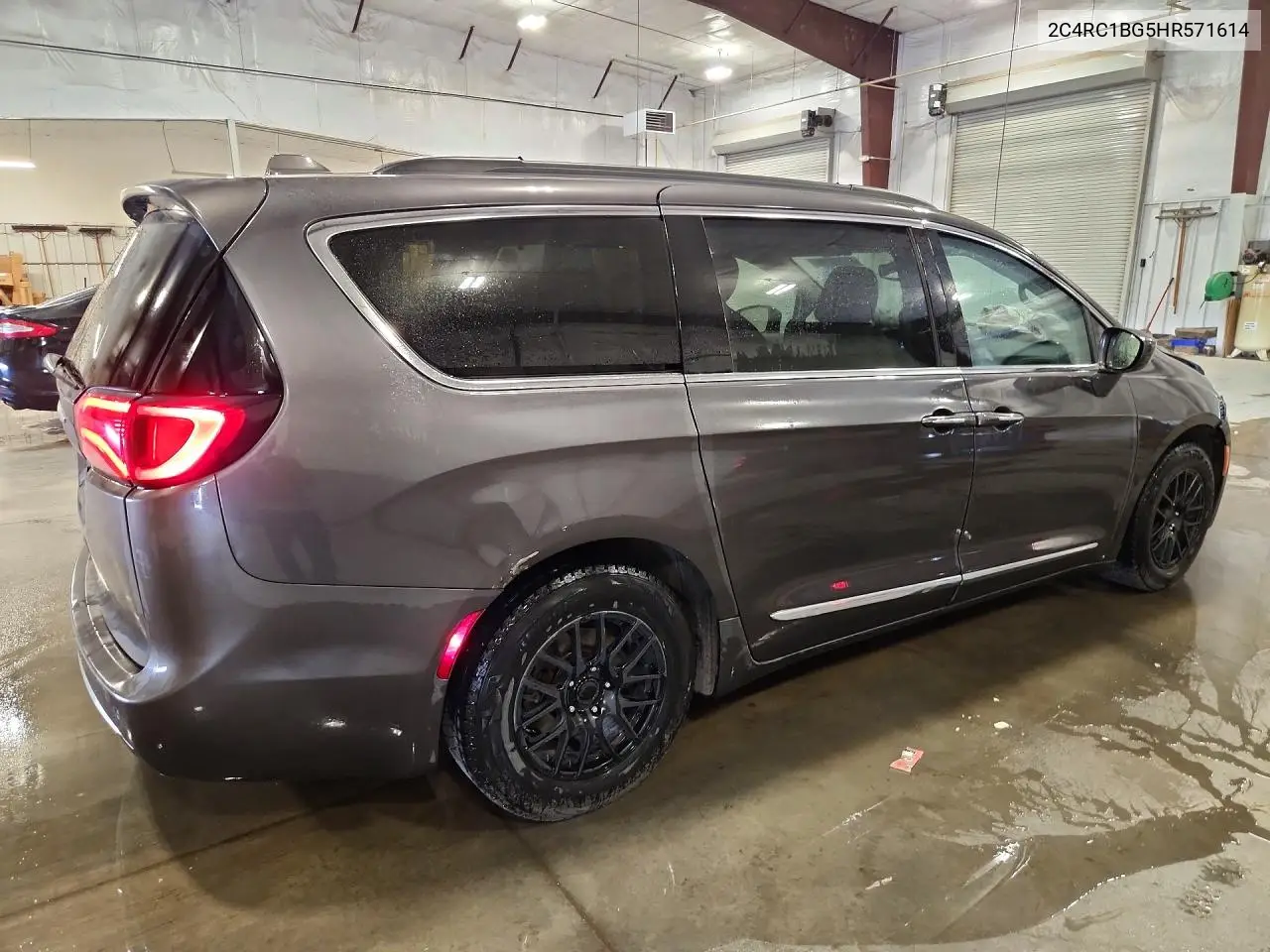2017 Chrysler Pacifica Touring L VIN: 2C4RC1BG5HR571614 Lot: 61750286